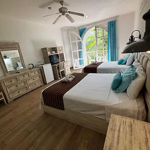 Hotel Coco Rio - Mamitas Area, Playa del Carmen